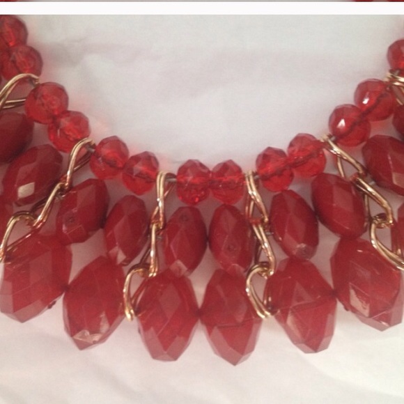 Red Necklace & Earrings set - Picture 5 of 5